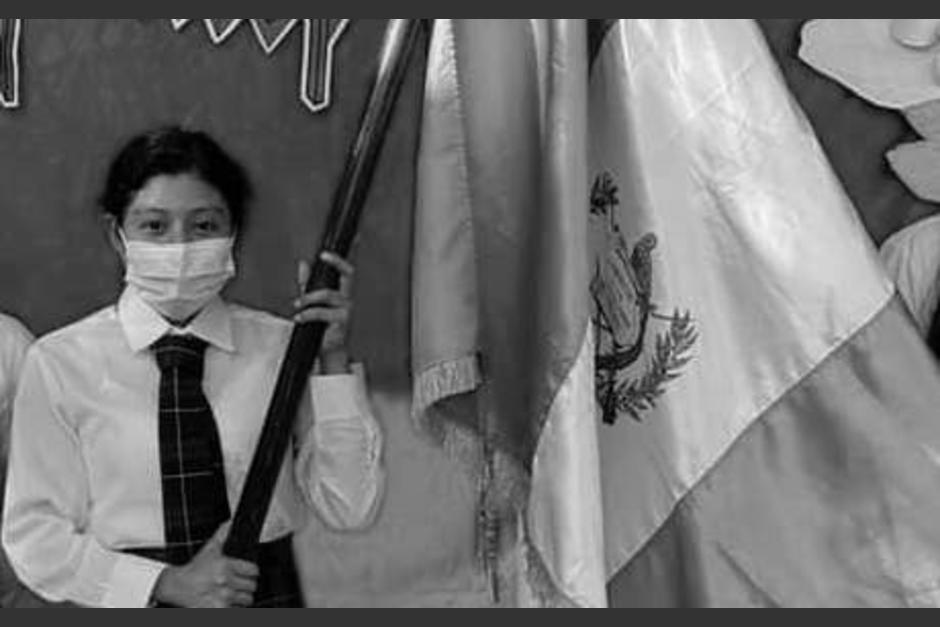 Le dan el &uacute;ltimo adi&oacute;s a Sheny Magaly, una joven que fue atacada a balazos al salir del colegio Santa Cruz en Pet&eacute;n. (Foto: redes sociales)