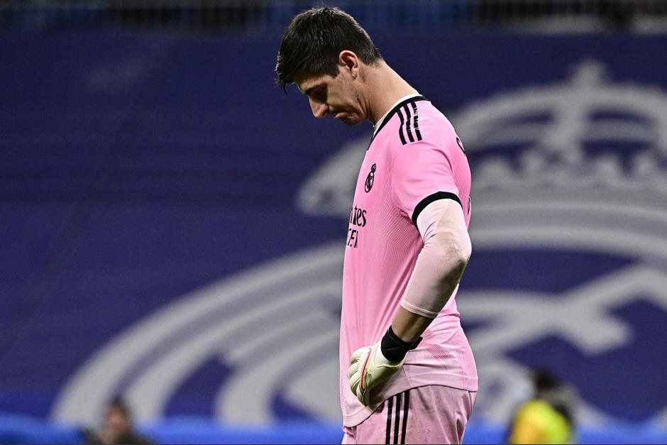 El portero belga pidi&oacute; disculpas a los aficionados. (Foto: AFP)&nbsp;