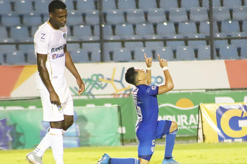 Cobán Imperial goleó a Comunicaciones 4-1 en la jornada 13 del Torneo Clausura de la Liga Nacional de Fútbol. (Foto: Cobán Imperial)