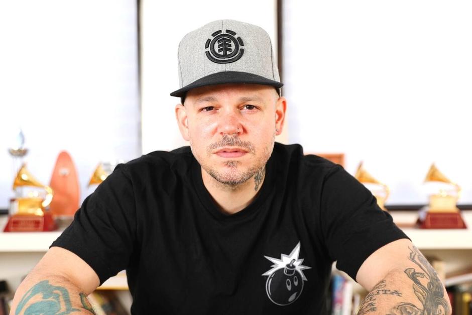 Residente contin&uacute;a aprovechando cada situaci&oacute;n para mostrar el desagrado que siente por J Balvin. (Foto: Latino Usa)&nbsp;
