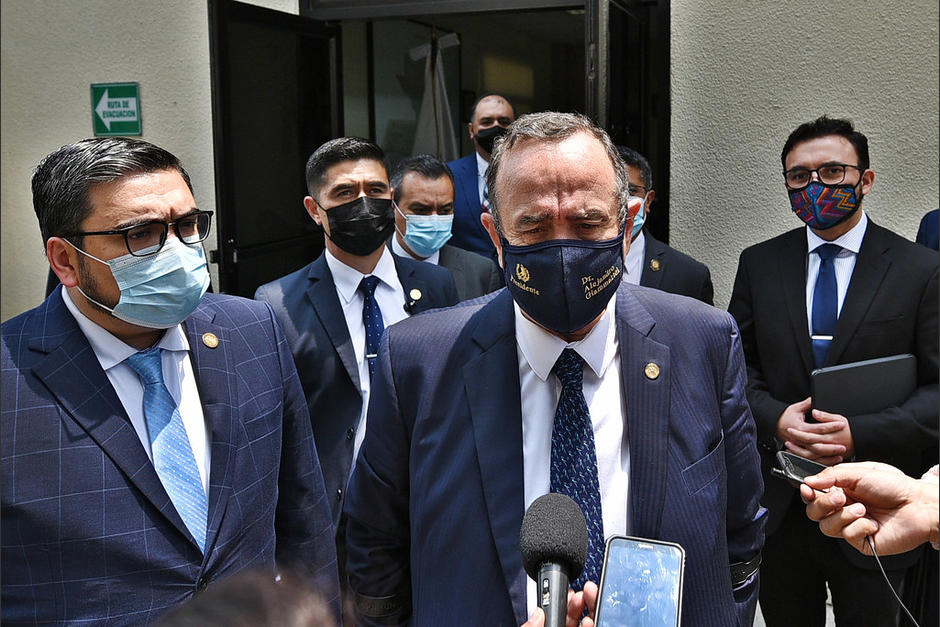 El presidente Alejandro Giammattei asegur&oacute; que algunas gasolineras ya fueron sancionadas y que se espera que el pr&oacute;ximo lunes ya est&eacute; listo el reglamento para que entre en vigencia el subsidio para los combustibles. (Foto: Secretar&iacute;a de Comunicaci&oacute;n Social)