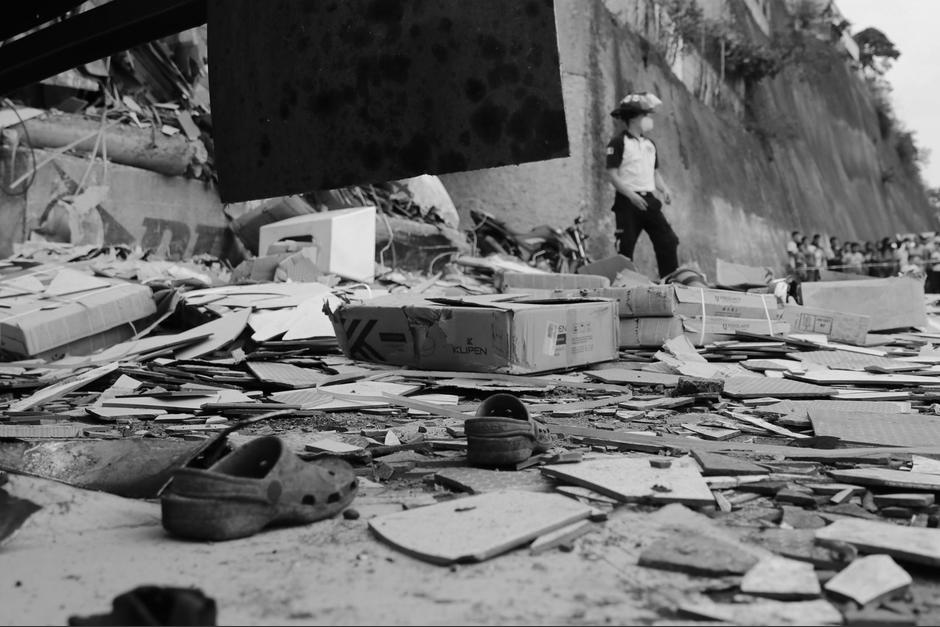 Al menos tres personas murieron en un accidente de tr&aacute;nsito que se registr&oacute; en la ruta al Atl&aacute;ntico, se trata de dos adultos y un menor de edad. (Foto: Bomberos Voluntarios)