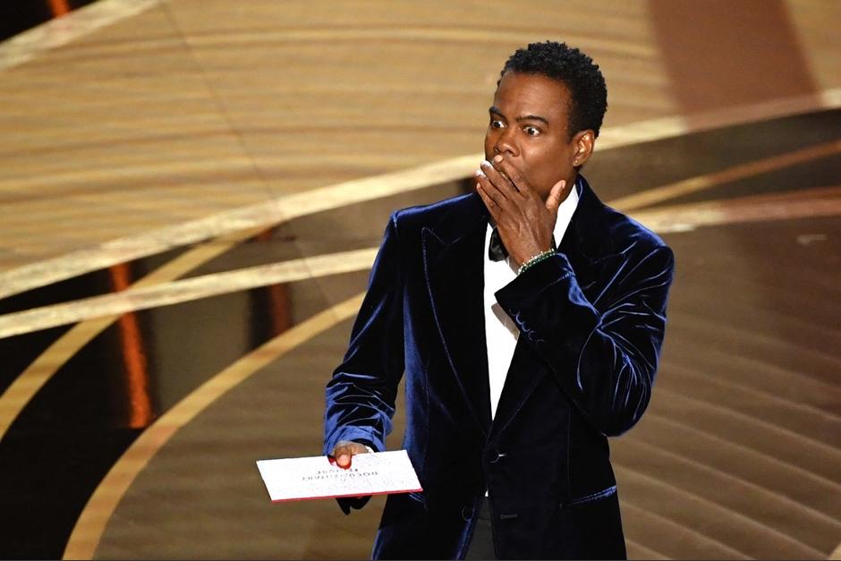 El comediante no tuvo buen tino con su chiste hacia la esposa de Will Smith durante la ceremonia de los Óscar. (Foto: AFP)