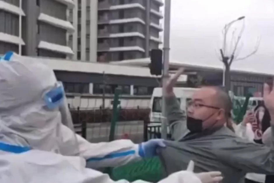 Los trabajadores se revelaron contra el estricto confinamiento que sufren durante esta nueva ola de contagios, (Foto Ilustrativa: redes sociales)