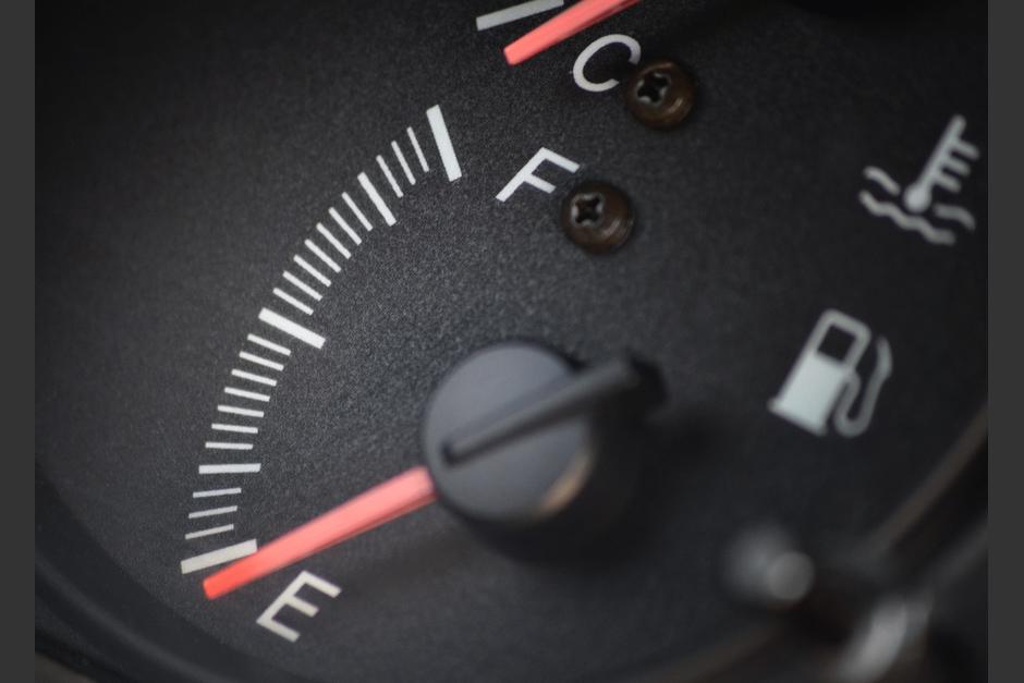 El precio de la gasolina contin&uacute;a en aumento y afecta el bolsillo de los consumidores. (Foto: Shutterstock)