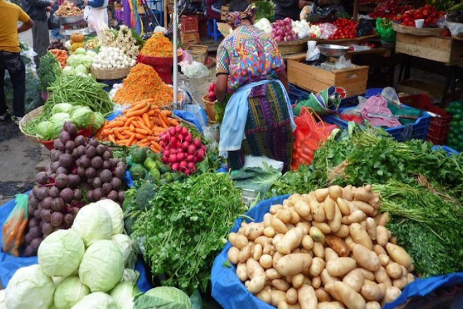 El precio de los alimentos se ha incrementado en los últimos meses y las familias guatemaltecas buscas alternativas para hacer rendir su dinero. (Foto: Archivo/Soy502)
