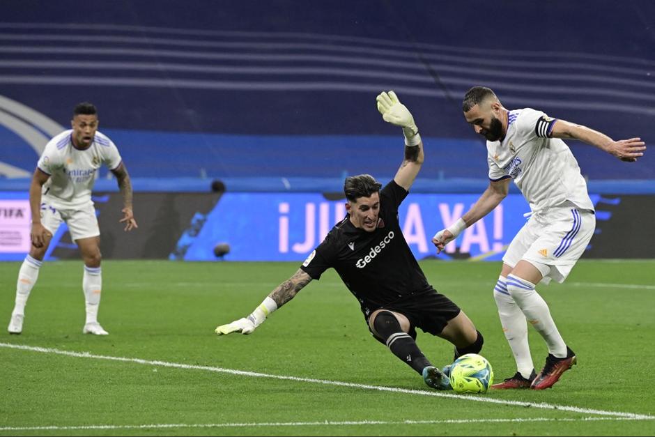 Karim Benzema tuvo una gran actuación frente al cuadro del Levante. (Foto: AFP)