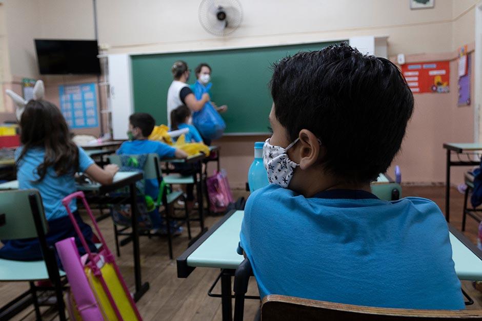 Los representantes de los colegios se muestran complacidos con las nuevas medidas, pero a&uacute;n est&aacute;n cautelosos ya que el Ministerio de Educaci&oacute;n no se ha pronunciado. (Foto ilustrativa: Shutterstock)