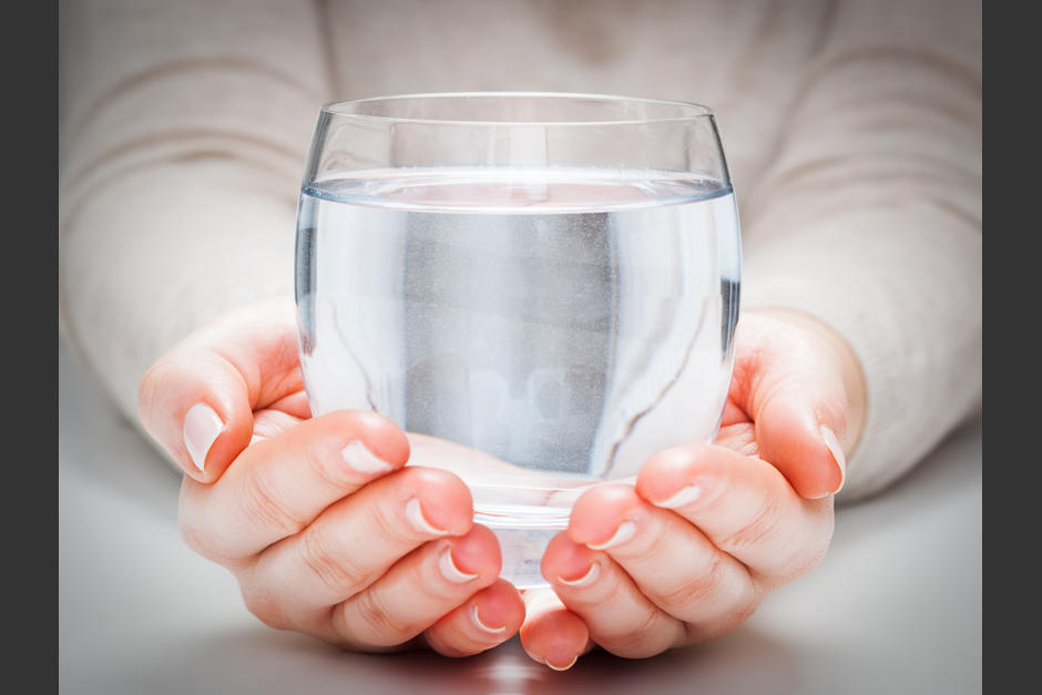 Harvard determinó cuáles son las bebidas más saludables como el agua. (Foto: Shutterstock)