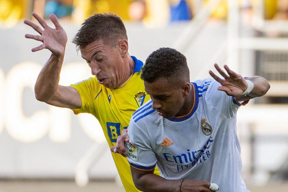 El Real Madrid empató contra el Cádiz con un golazo de Mariano tras una jugada espectacular de Rodrygo. (Foto: AFP)