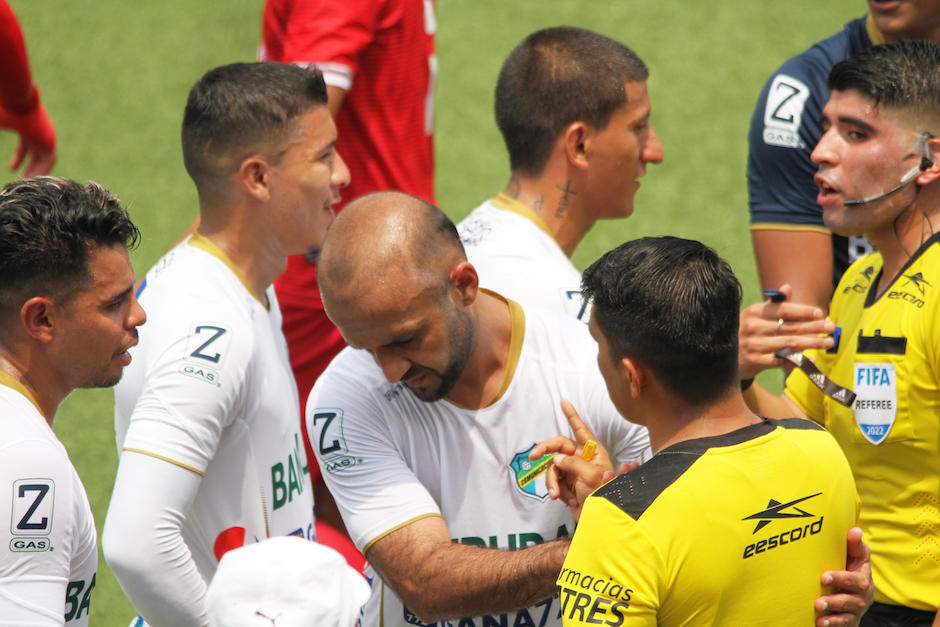 En la captura parece mostrar que la pelota no ingresa a la porter&iacute;a de los Cremas. (Foto: Willy Navarro/Nuestro Diario)