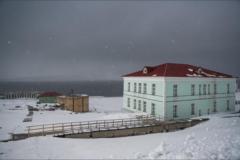 Barentsburg, en el archipiélago Svalbard, fue un antiguo poblado soviético, hoy con presencia de ucranianos y rusos. (Foto: AFP)