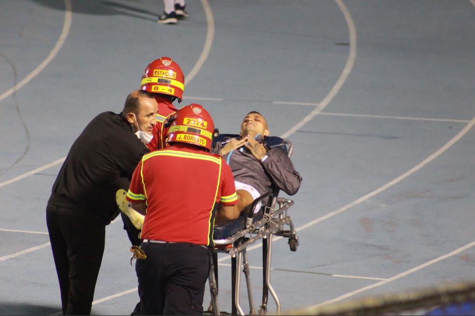 Jorge Aparicio sali&oacute; en camilla del encuentro ante Malacateco. (Foto: Cortes&iacute;a Futboleros)