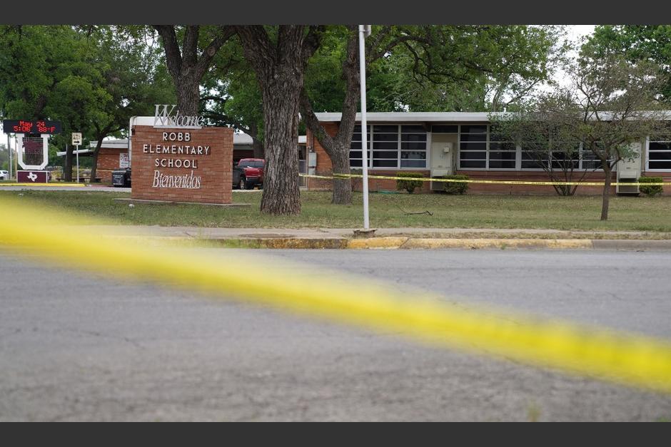 El Ministerio de Relaciones Exteriores puso a disposición los números de emergencia del Consulado de McAllen, Texas, tras tiroteo en una escuela primaria. (Foto: AFP)