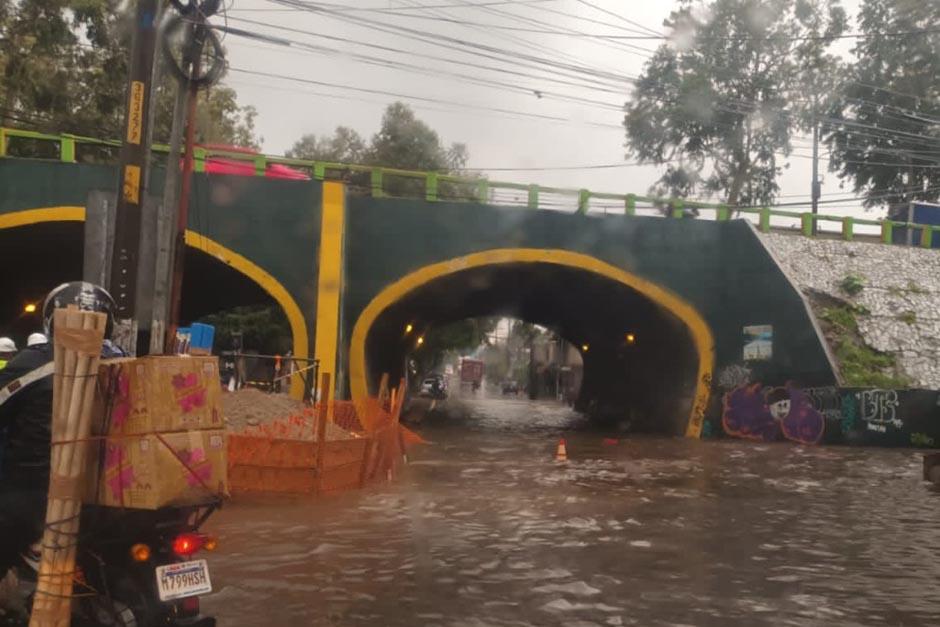 Las lluvias de este jueves provocaron inundaciones en la ciudad. (Foto: Captura video)&nbsp;