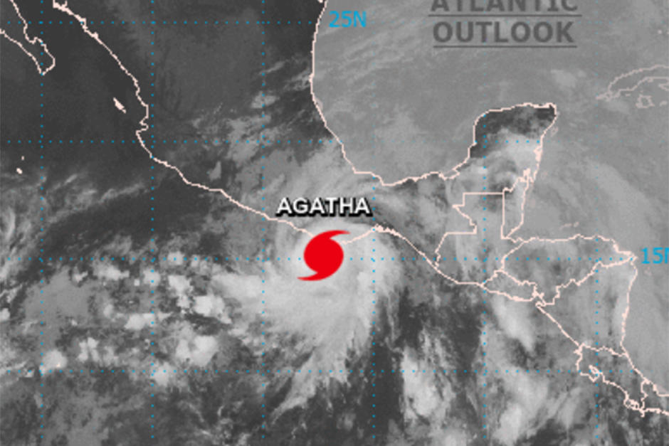 El huracán podría tocar tierra este lunes y se podría debilitar. (Foto: CNH)