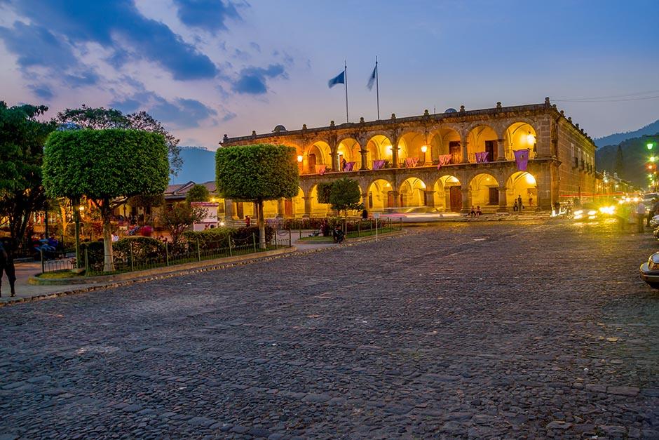 Denuncian presencia de ratas en el parque de la Antigua Guatemala