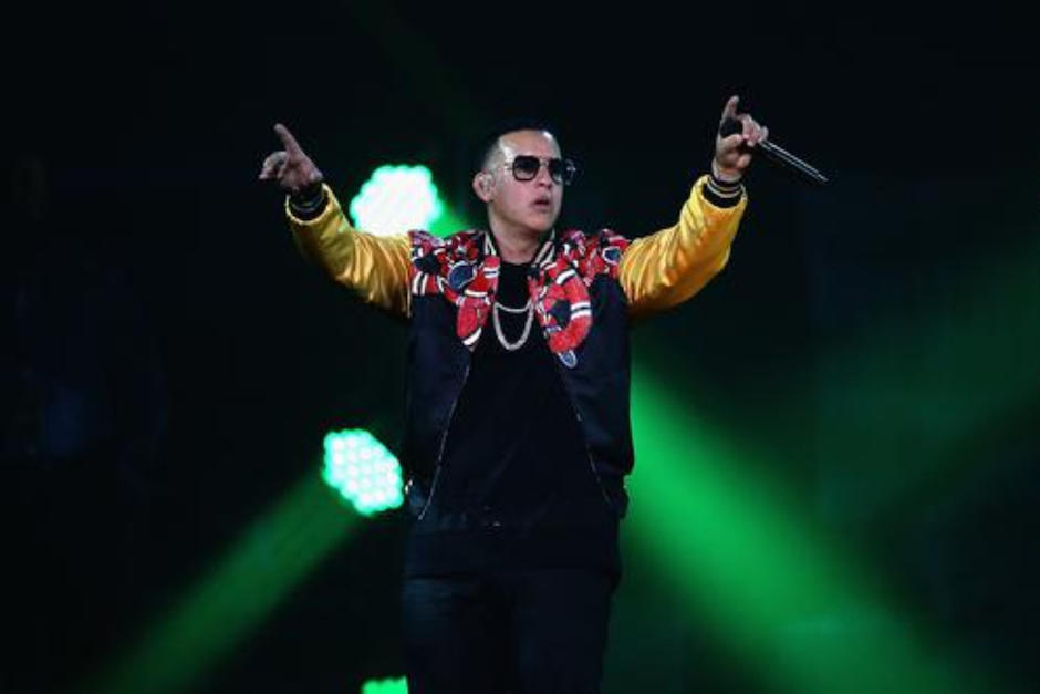 Así arribó el famoso al país. (Foto: AFP)