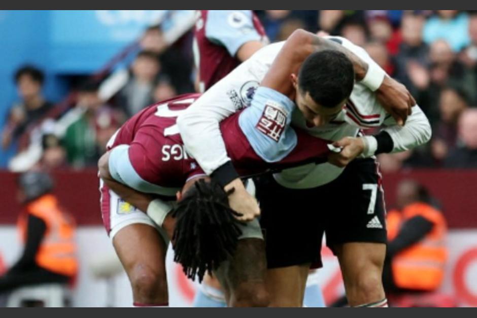 Cristiano Ronaldo se pelea con jugador del Aston Villa. (Foto: Captura de pantalla)