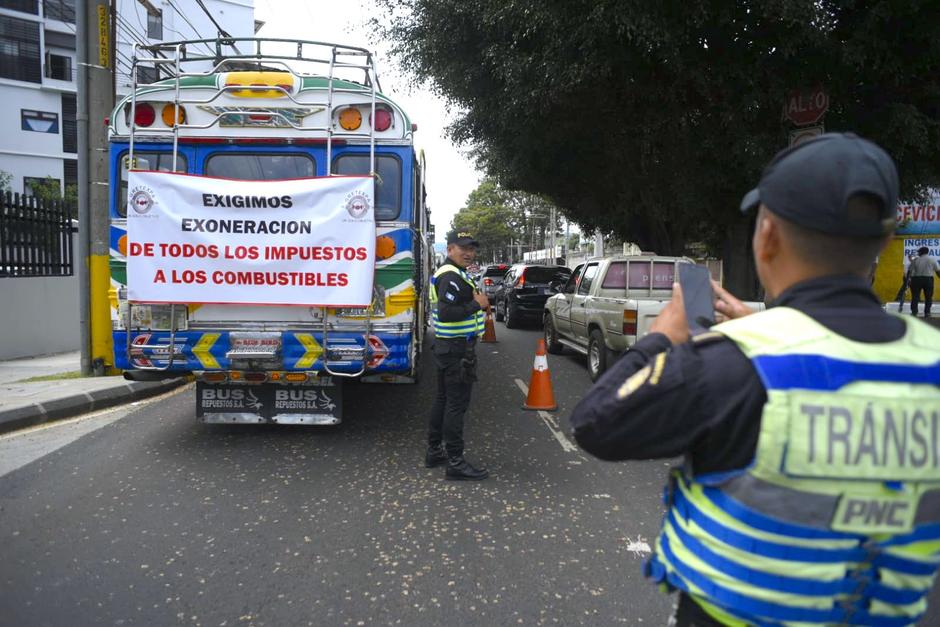 Transportistas exigen a las autoridades que act&uacute;en ante el alto precio de los combustibles. (Foto: Wilder L&oacute;pez/Soy502)