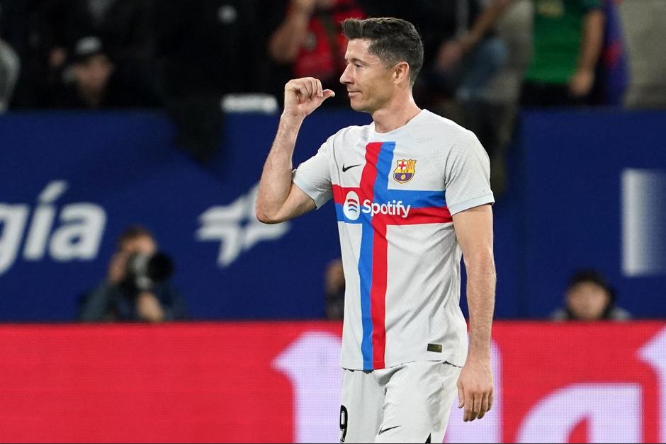 Robert&nbsp;Lewandowski explic&oacute; el significado de su pol&eacute;mica gesto al &aacute;rbitro en su &uacute;ltimo partido. (Foto: AFP)
