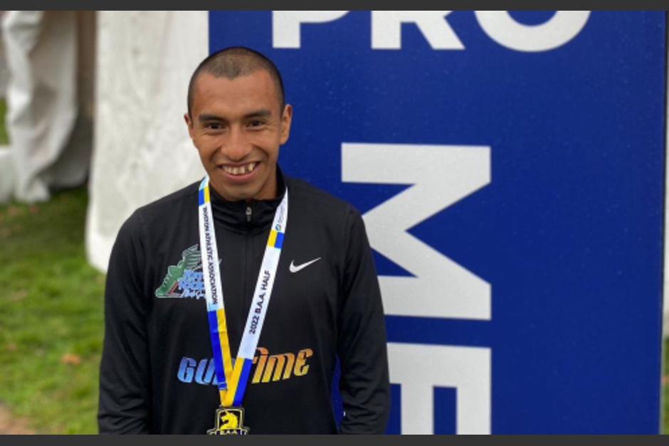 Alberto Gonz&aacute;lez qued&oacute; en el sexto lugar en la media marat&oacute;n de Boston. (Foto: Facebook)