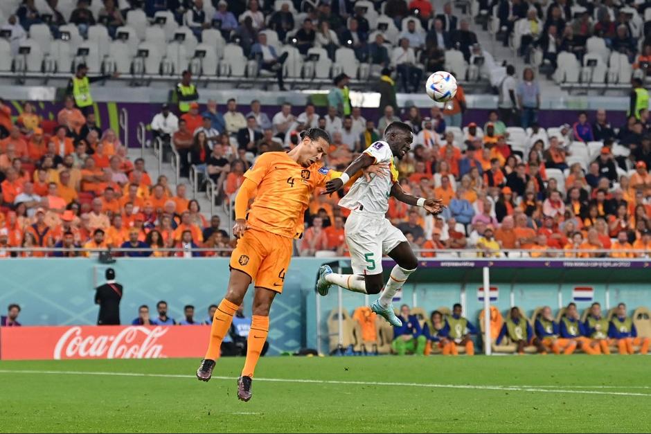 Algunos asientos se vieron vac&iacute;os en el inicio del partido entre Pa&iacute;ses Bajos contra Senegal. (Foto: AFP)