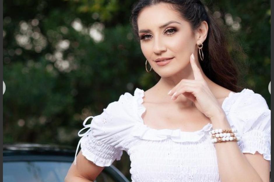 La cantante sorprendi&oacute; con su hermoso vestido. (Foto: Instagram)