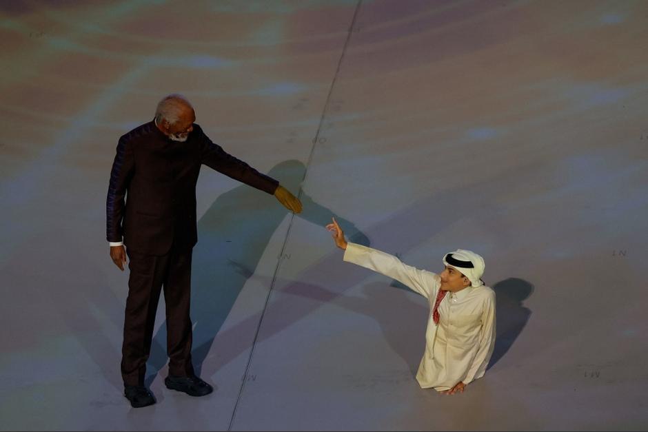 Morgan Freeman y Ghanim al Muftah sobresalieron en la ceremonia de inauguraci&oacute;n de Qatar 2022. (Foto: AFP)