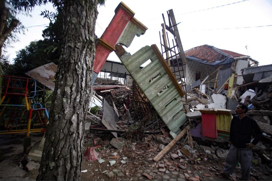 Un terremoto de 5.6 afectó la isla de Indonesia. (Foto: AFP)