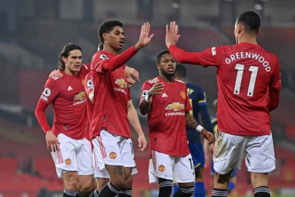 Propietarios del Manchester United consideran la venta del club. (Foto: AFP)