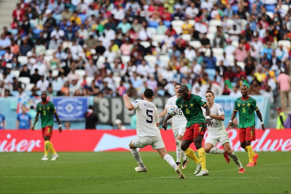 Camerún y Serbia juegan este lunes por la segunda jornada del Grupo G. (Foto: AFP)