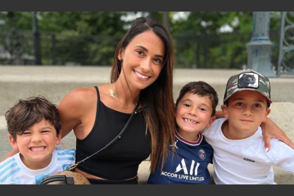 Antonela Roccuzzo aprovech&oacute; su estad&iacute;a en Qatar para visitar el desierto junto a sus hijos. (Foto: Infobae)