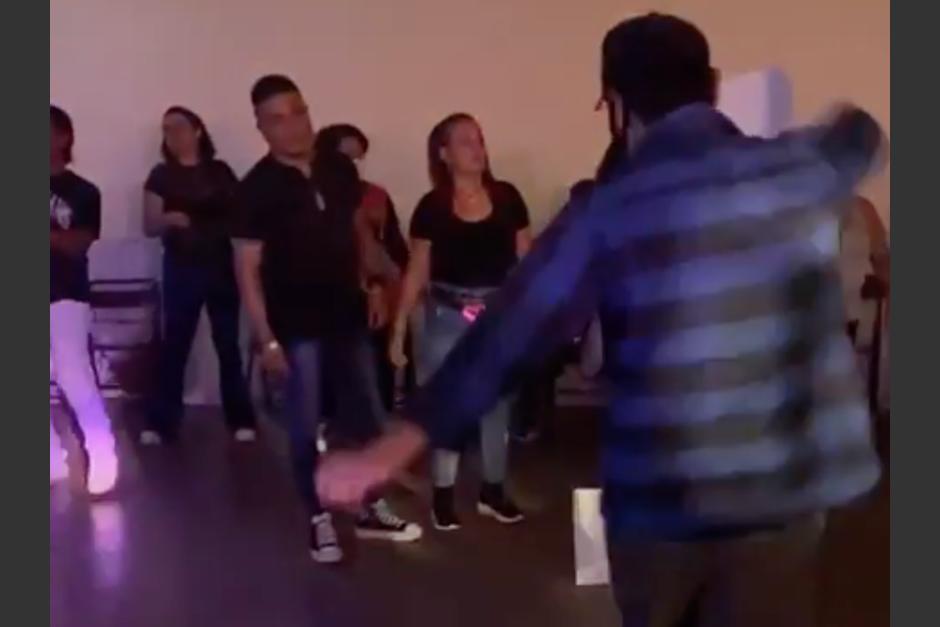 La historia detrás de la balacera en las afueras de un salón de eventos en la zona 6 de la Ciudad de Guatemala. (Foto: captura de video)