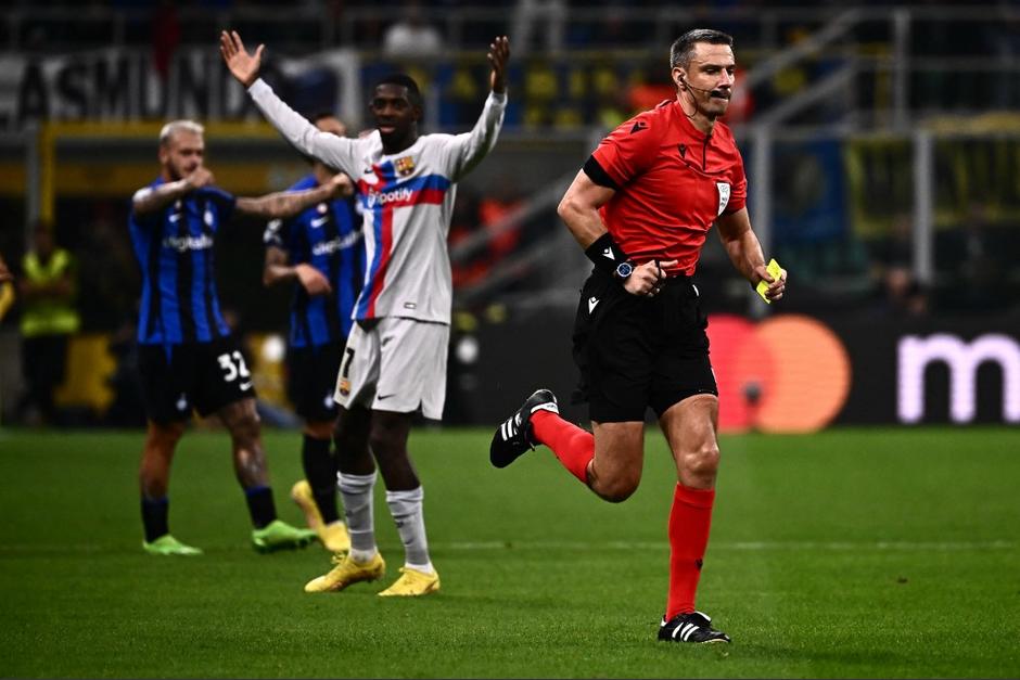 El Barcelona sigue en sospechas sobre el arbitraje. (Foto: AFP)