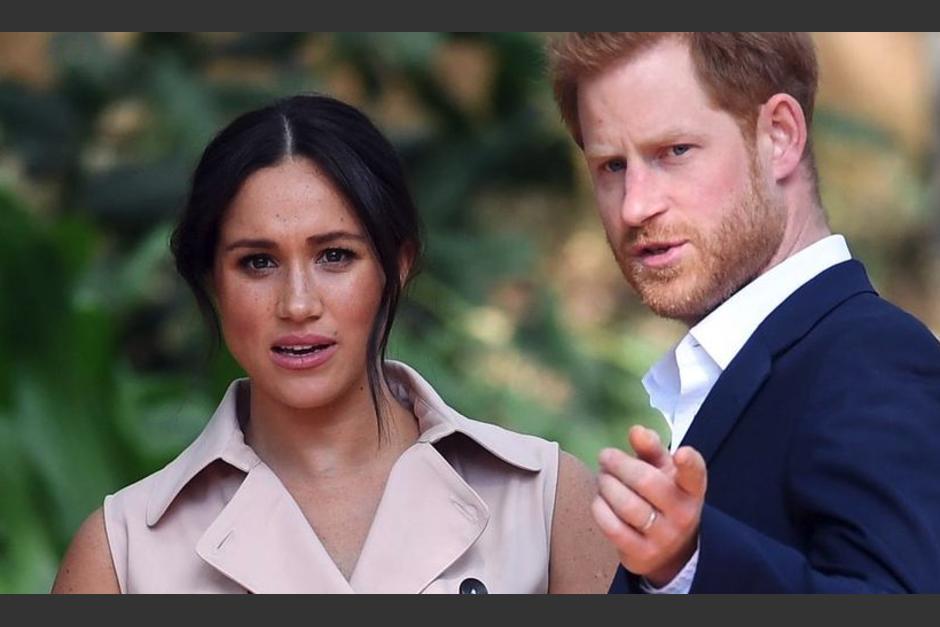 El pr&iacute;ncipe Harry y Meghan Markle estar&iacute;an buscando cancelar el estreno de "The Crown". (Foto: InfoLibre)