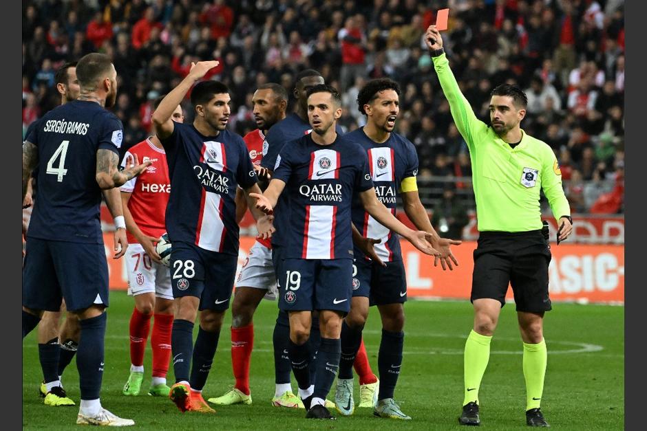 Sergio Ramos sali&oacute; expulsado del encuentro ante el&nbsp;Reims. (Foto: AFP)