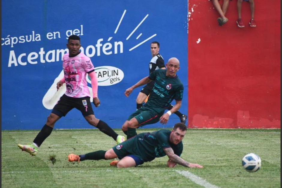 Municipal visit&oacute; a Iztapa en la jornada 14 del Torneo Apertura 2022. (Foto: Nuestro Diario)