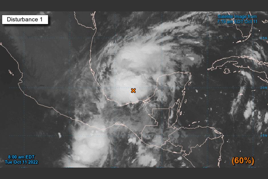 El disturbio climatol&oacute;gico se est&aacute; generando cerca de las costas de Campeche, en M&eacute;xico. (Foto: National Hurricane Center)
