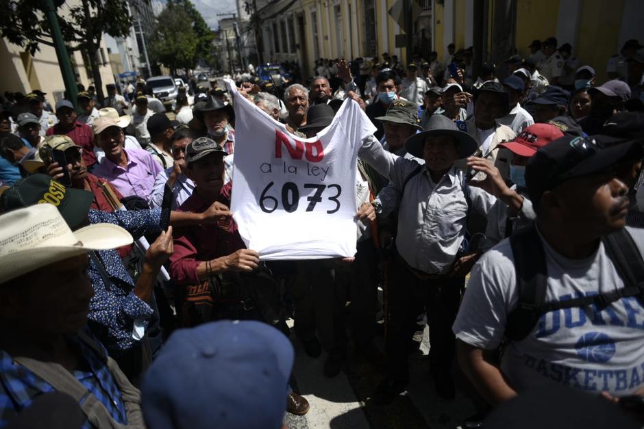 Ex paramilitares rechazan Ley que aprobó el Congreso. (Foto: Wilder López/Soy502)
