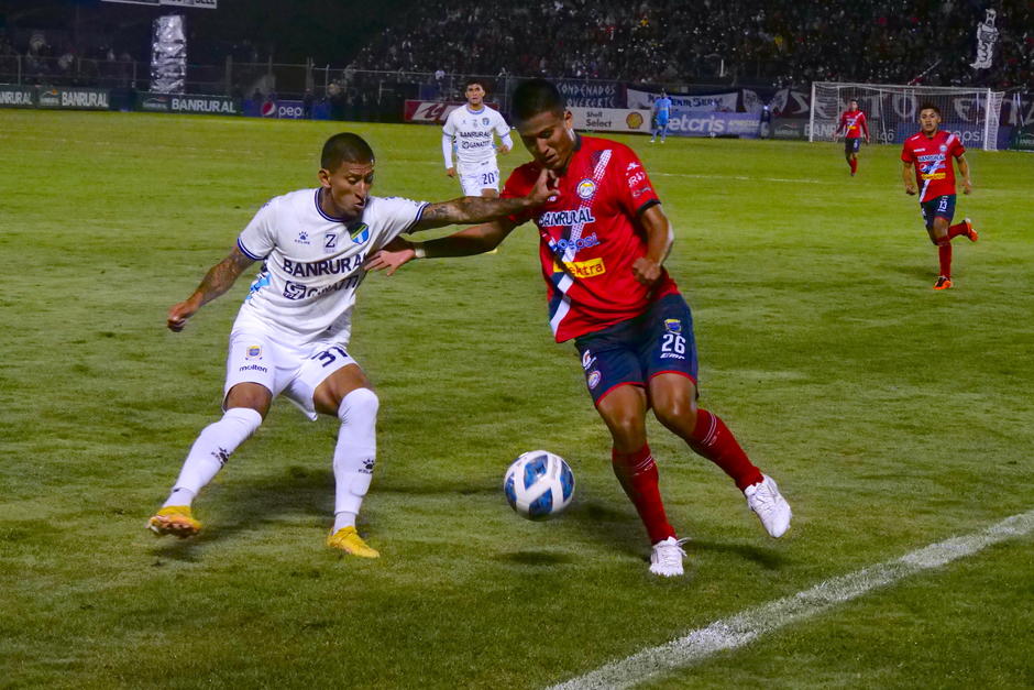 Los aficionados de Xelaj&uacute; abarrotaron el estadio Mario Camposeco para el juego contra Comunicaciones. (Foto: Gustavo Rodas/Nuestro Diario)