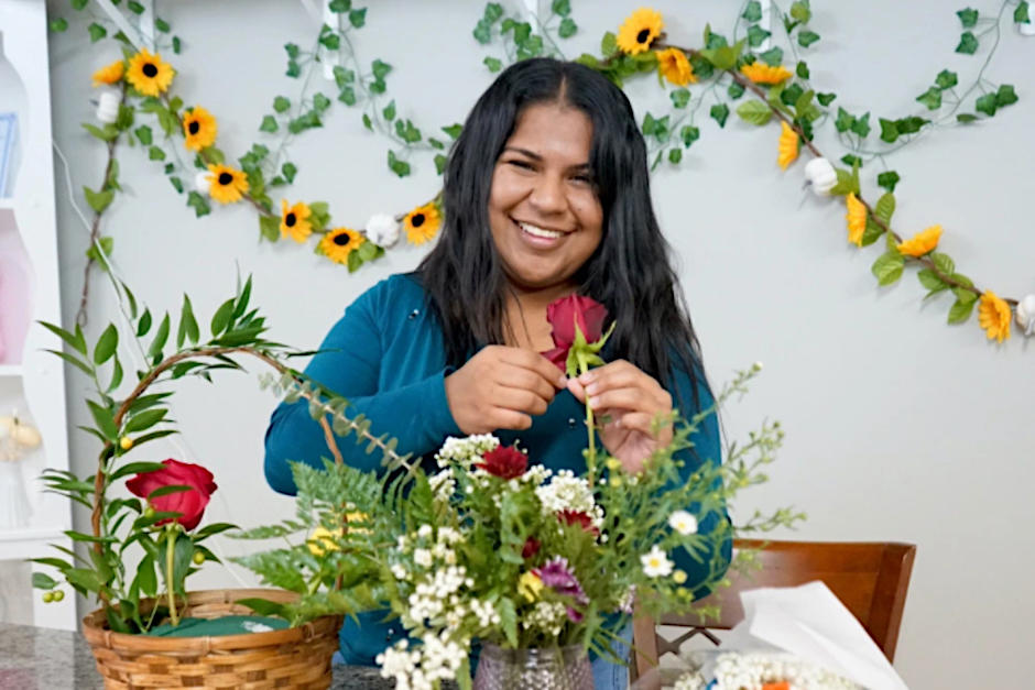 Mariana Ariza so&ntilde;aba con su florister&iacute;a desde que ten&iacute;a 12 a&ntilde;os. (Foto: Ariel Parrella/Block Club Chicago)