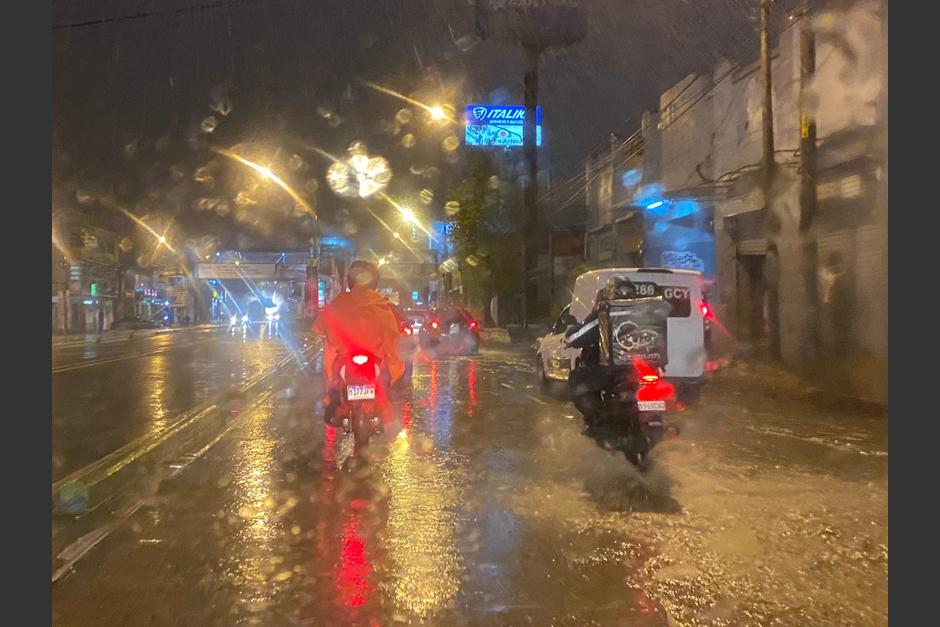 Las fuertes lluvias se encuentran afectando las distintas zonas de la Ciudad de Guatemala y los municipios aledaños. (Foto: Fredy Hernández/Soy502)