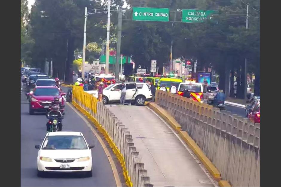 Hombres en aparente estado de ebriedad protagonizaron un aparatoso accidente de tr&aacute;nsito en el Anillo Perif&eacute;rico. (Foto: Am&iacute;lcar Montejo)