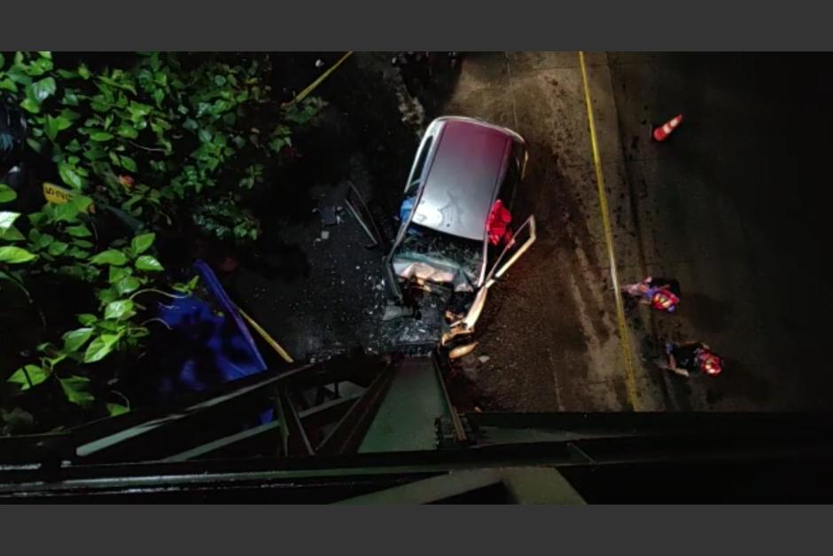 Una pareja perdió la vida en un accidente de tránsito en la ruta que de la Antigua Guatemala conduce hacia San Lucas Sacatepéquez. (Foto: Bomberos Municipales Departamentales)