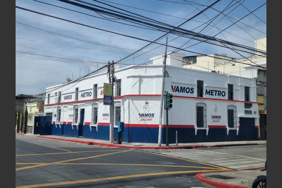 La sede del partido "Vamos" en el Centro Histórico generó controversia por infringir un reglamento municipal. (Foto: Nelton Rivera/ Twitter)