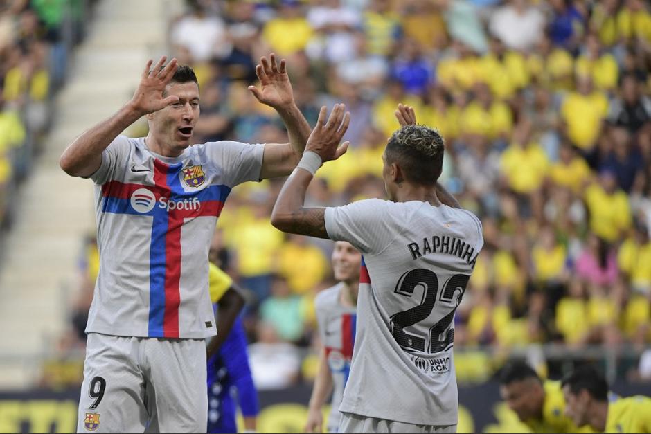 El delantero polaco marc&oacute; de nuevo en el Barcelona. (Foto: AFP)&nbsp;