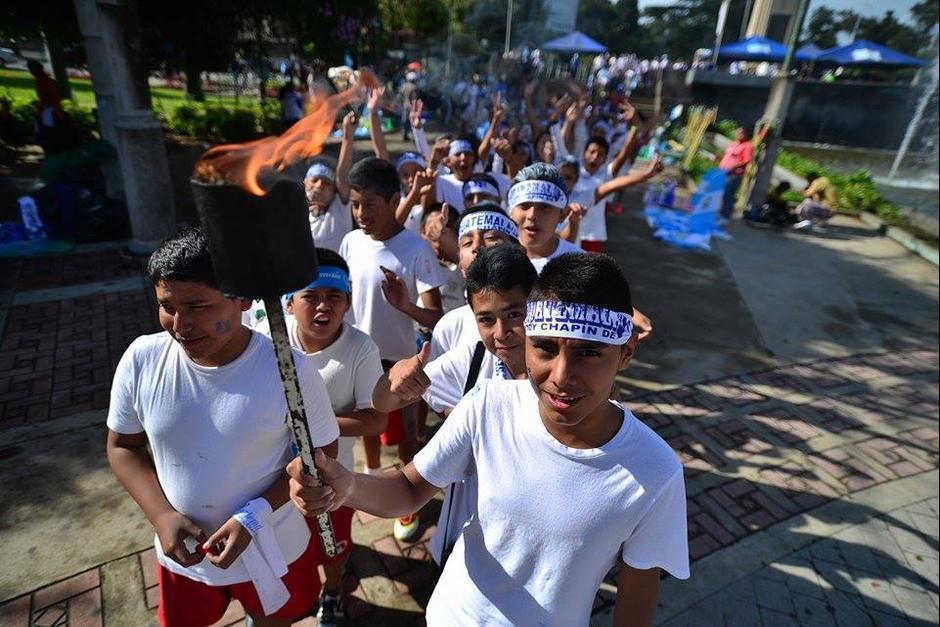Las antorchas, desfiles y caminatas que generan complicaciones en la ciudad de Guatemala y municipios aledaños. (Foto: Archivo/Soy502)