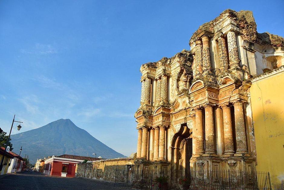 Una nueva ri&ntilde;a callejera se registr&oacute; en la Antigua Guatemala, la Polic&iacute;a Municipal intervino y detuvo a uno de los involucrados. (Foto: Archivo/Soy502)