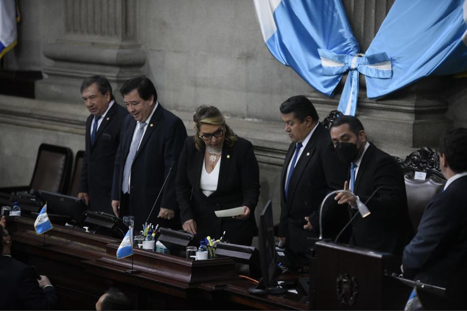 Por los 201 años de Independencia, los diputados celebraron una sesión solemne sin la presencia del presidente Alejandro Giammattei. (Foto: Wilder López / Soy502)&nbsp;